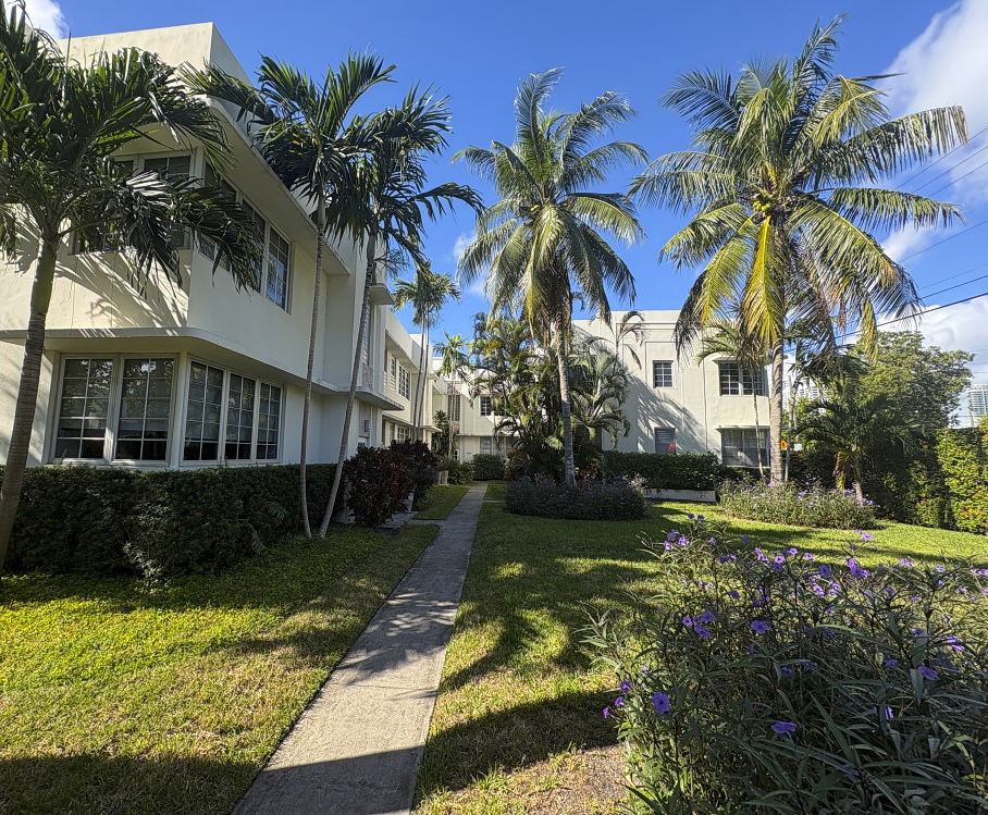 Helene Marie Condo photo 2